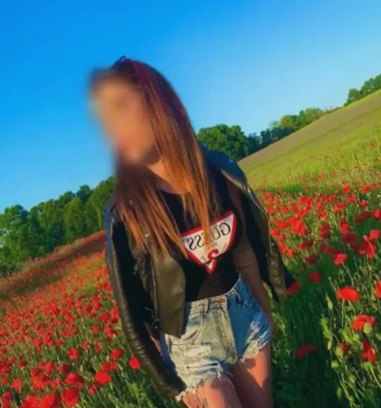 Amy, 27
