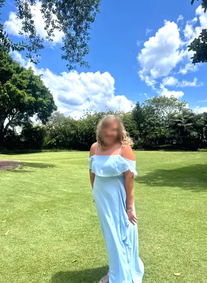 Carys, 29