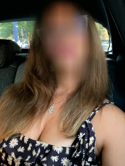 Claire, 30