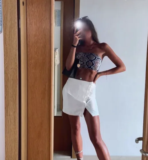 Courtney, 27