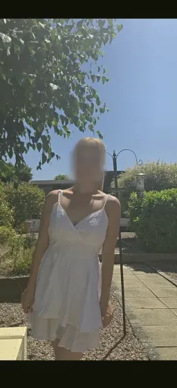 Emily, 31