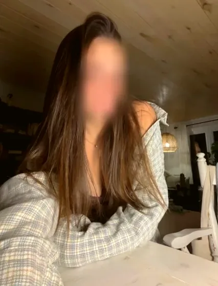 Hannah, 22