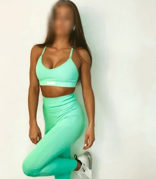 Isla, 25