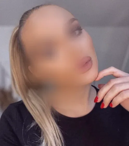 Karolina, 31