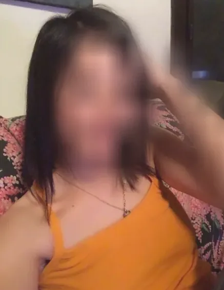 Lauren, 32