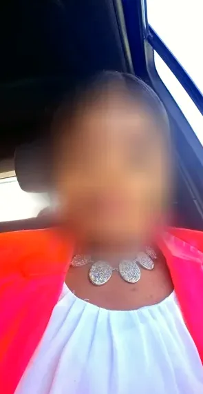 Nia, 40