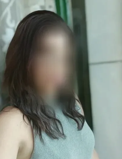 Nia, 27