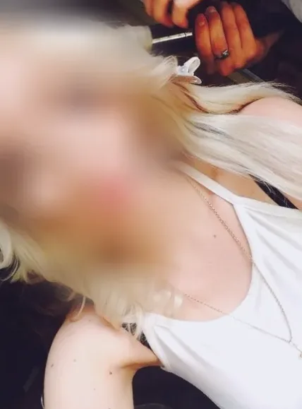Olivia, 37