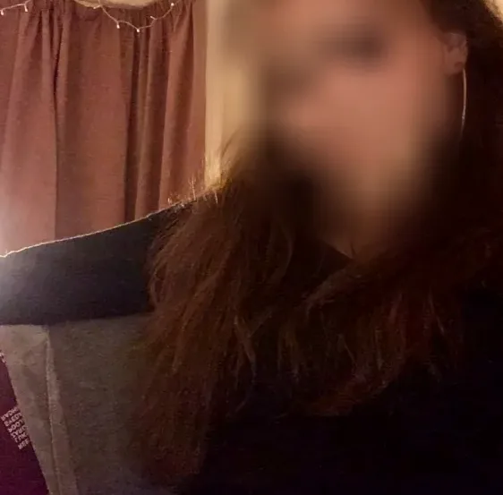 Rhona, 25