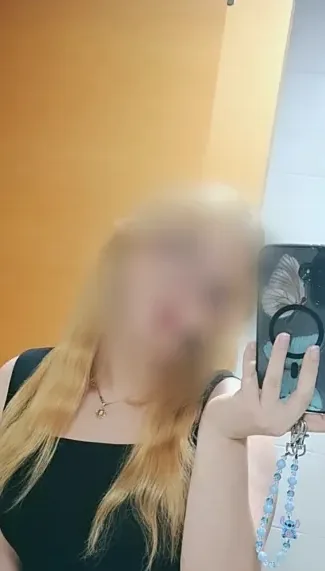 Rosie, 26