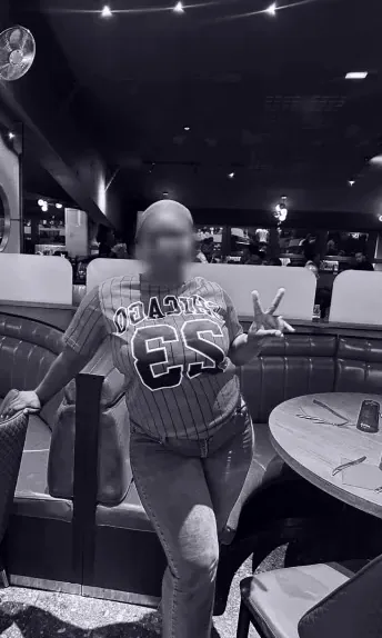 Samantha, 22