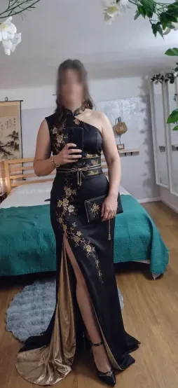 Zoe, 18